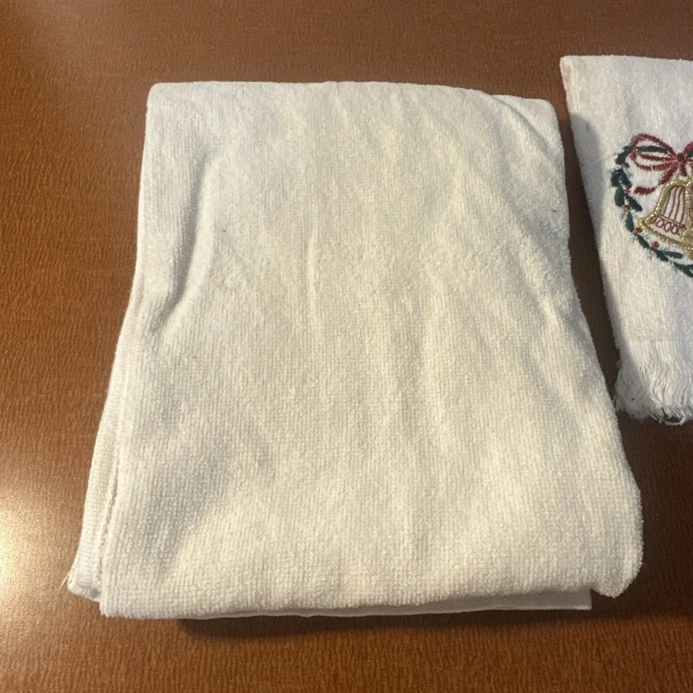 Vtg Christmas Bell Towel Set Bath & Hand Towel